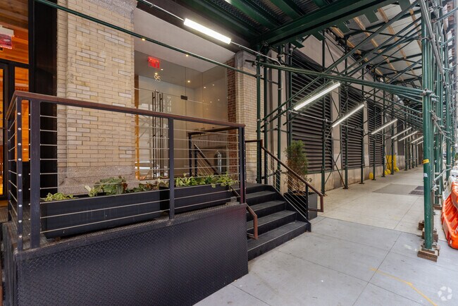 Foto del edificio - 95 Vandam St
