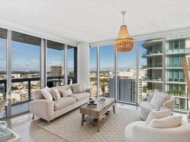 Foto del edificio - 6899 Collins Ave