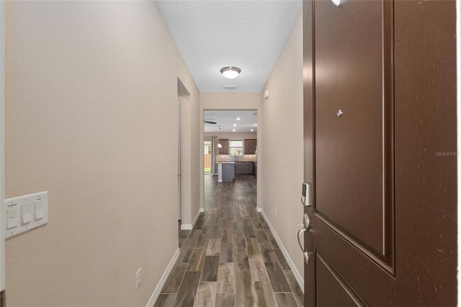 Building Photo - 5587 NW 40th Pl