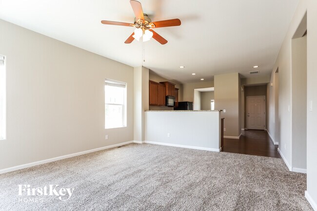 Foto del edificio - 9524 Cherry Ln