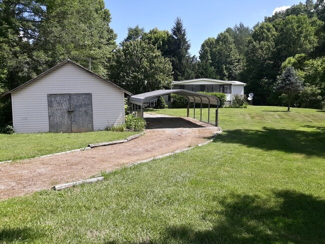 Building Photo - Get it while it's here!