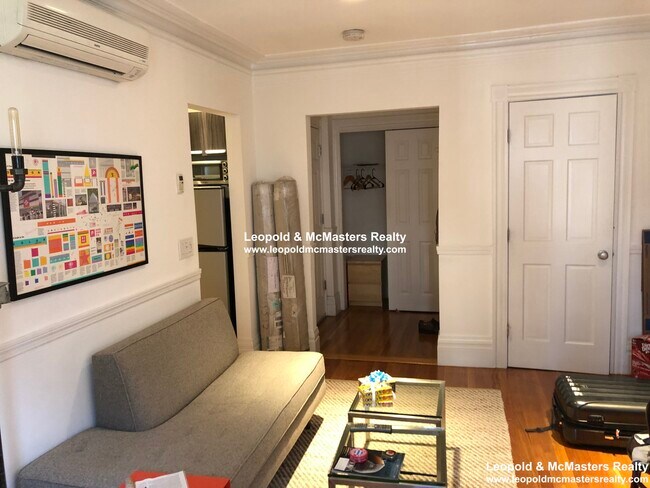 Foto del edificio - 262 Newbury St