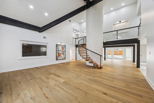 Building Photo - 6243 S Braeswood Blvd