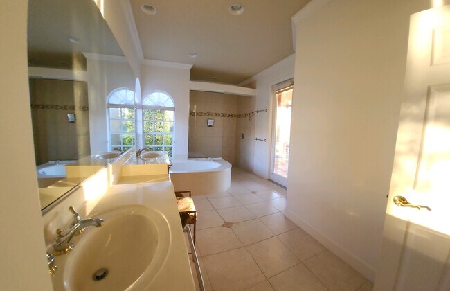 Building Photo - 5125 Magnolia Pond Dr