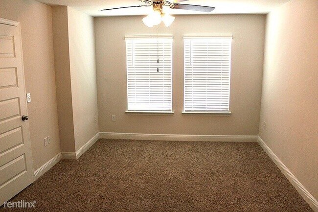 Foto del edificio - 3 br, 2.5 bath Townhome - 1645 Lynn Haven ...