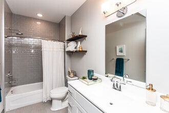 1BR, 1BA - 694 SF - LC RiverSouth