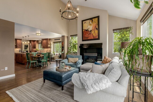 Foto del edificio - Stunning 4 bed with Office- Main Floor Pri...