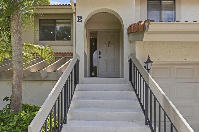 Foto del edificio - 5530 Coach House Cir