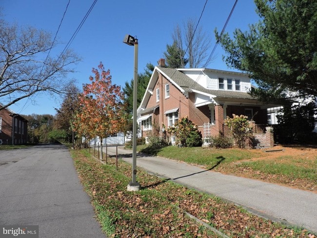 Building Photo - 1037 Valley Forge Rd
