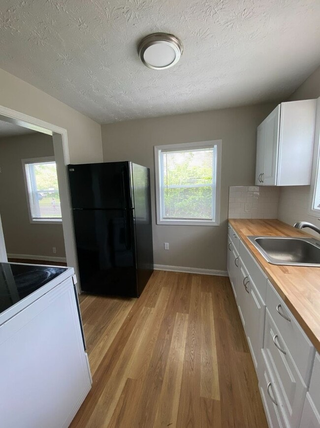 Building Photo - A single-family home located in the vibran...