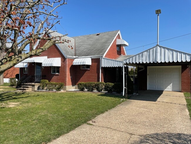 Building Photo - 4517 Lincoln Ave