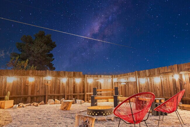 Foto del edificio - 6878 Ivanpah Ave