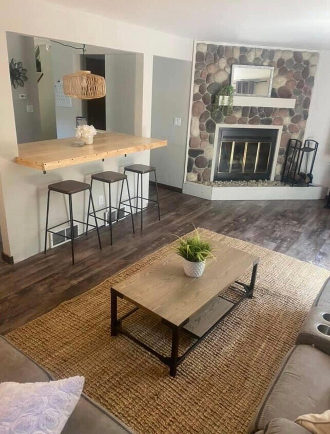 2087 Packerland Dr Unit 2087, Green Bay, WI 54304 Condo for Rent in