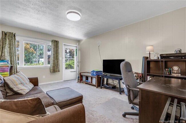 Building Photo - 9 Hazelmere Ct