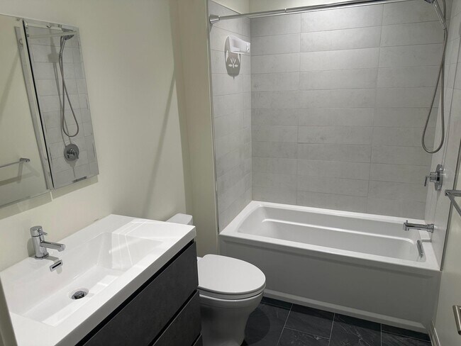 Foto del edificio - 38 Ladds Ln