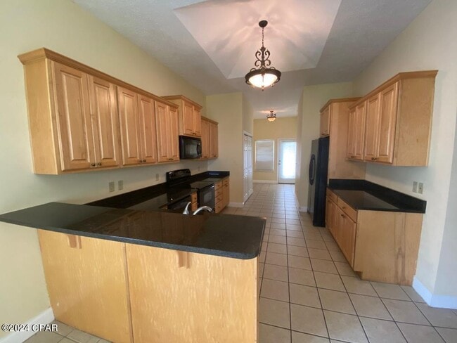 Building Photo - 4031 Oak Forest Dr