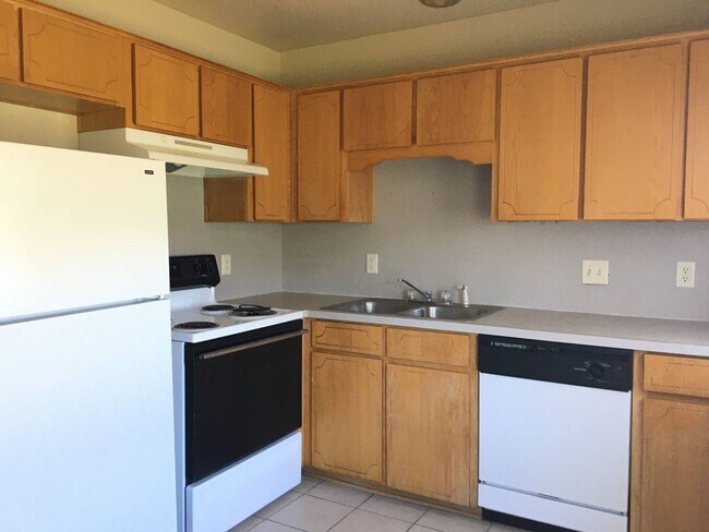 Building Photo - 4506 Deek Dr