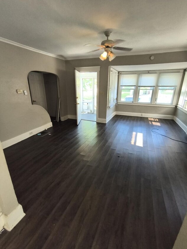 Building Photo - Cute 3 Bedroom 1 Bath House Located in Nor...