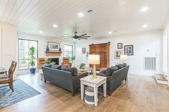 Building Photo - 4810 Middle Falls Dr