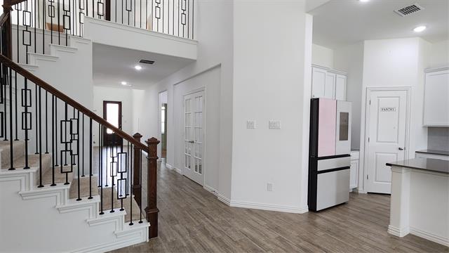 Building Photo - 10231 Sovereign Dr