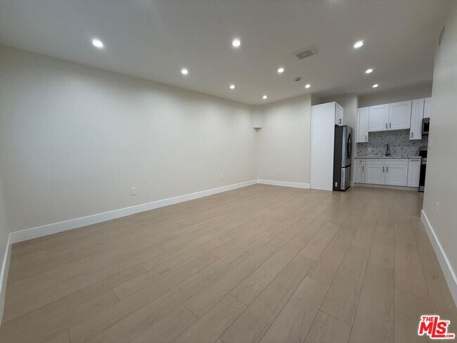 Foto del edificio - 15916 Bahama St