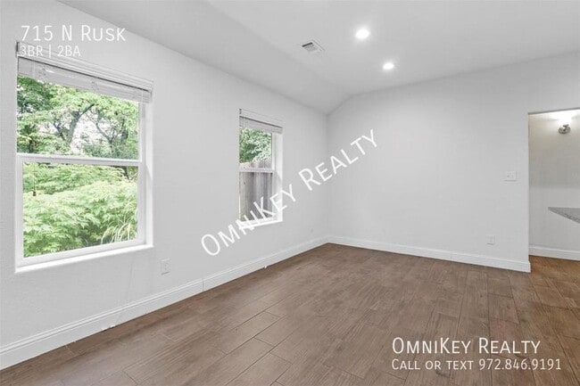 Building Photo - 715 N Rusk-