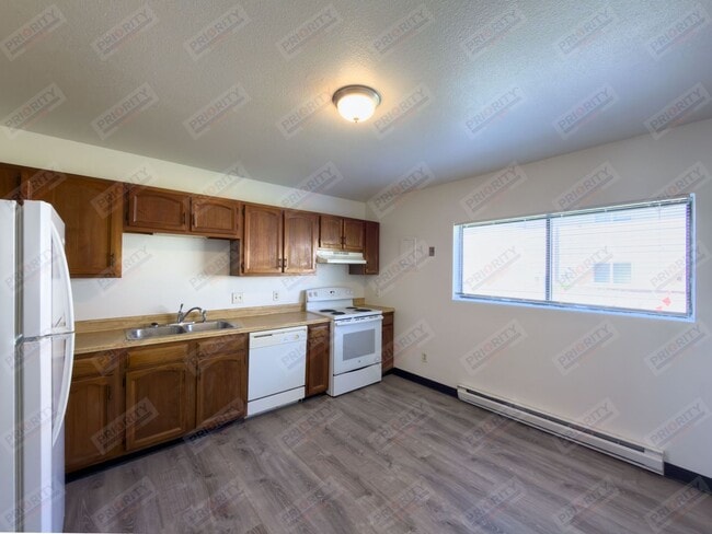 Building Photo - Ealges Nest Apartments