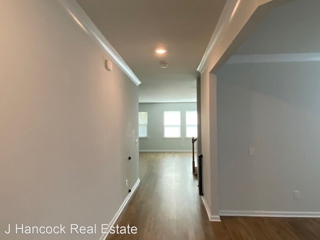 Building Photo - 4 br, 3.5 bath House - 701 Squire Pope Rd