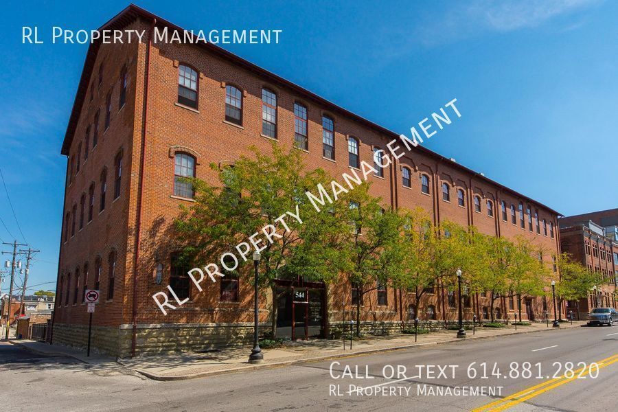 Primary Photo - Beautiful 2 bedroom 2.5 bathroom condo in ...