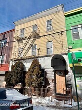 Building Photo - 19 Brook St