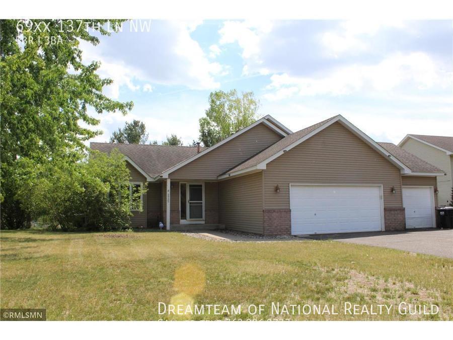 5 bedrooms 3 baths 3 car garage and ALL TH... House Rental in Ramsey