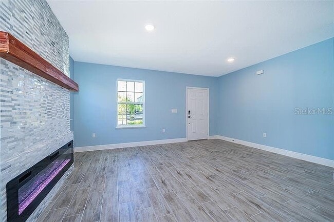 Building Photo - 626 Taft Dr