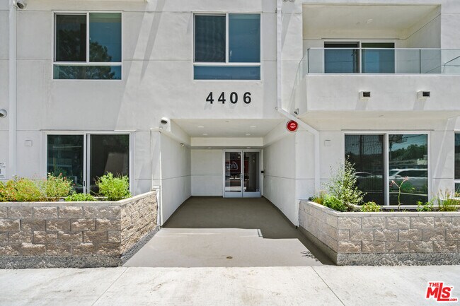 Foto del edificio - 4406 Fulton Ave