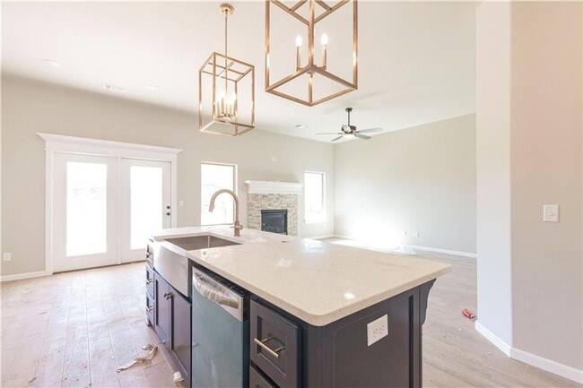 Foto del edificio - Beautiful 4 Bedroom 2 Bathroom Home in Dee...