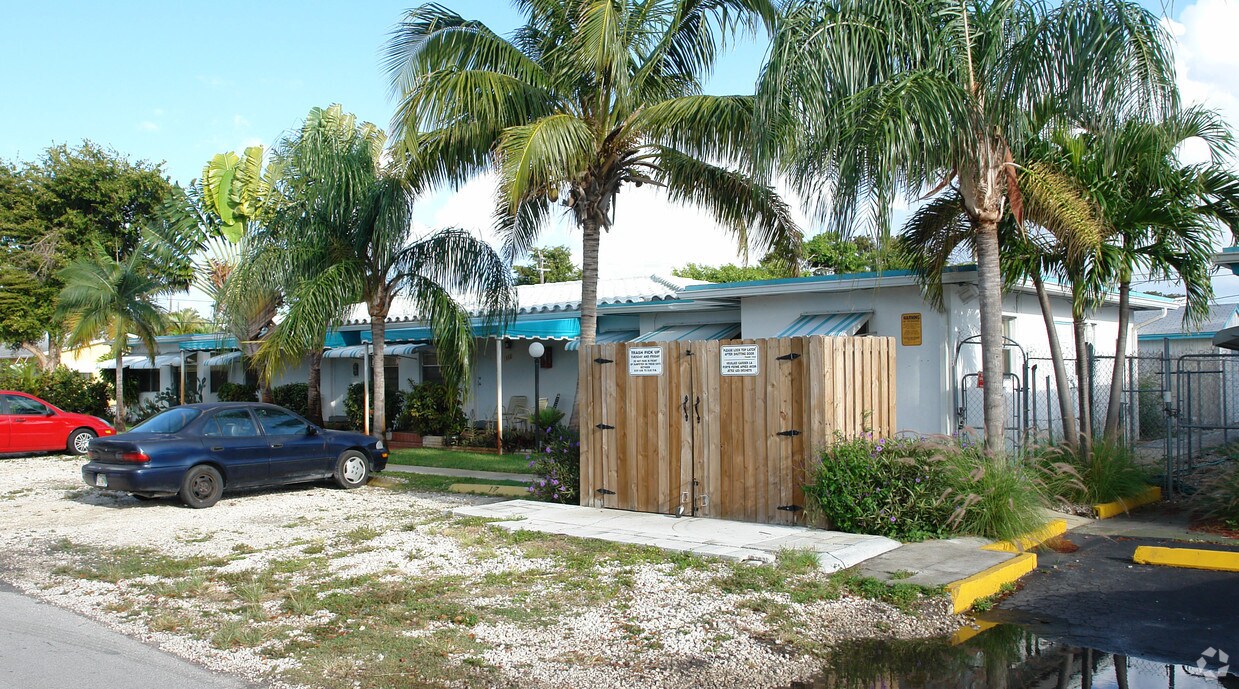 Summer Hollywood Apartments 1845 Lee St Hollywood, FL Apartments