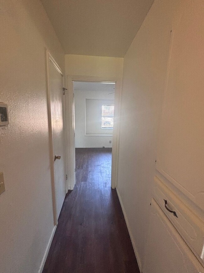Building Photo - Must have 3 bed, 2 bathroom home in Moore