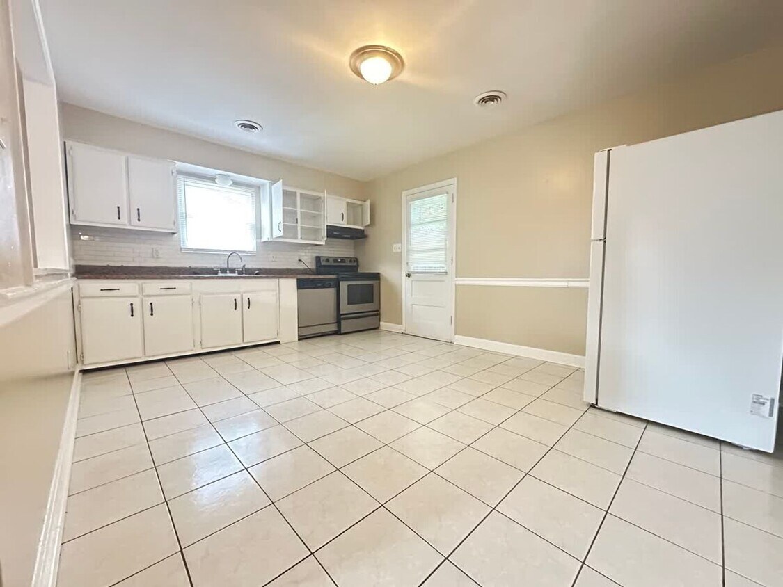Foto principal - 1869 Costigan Dr