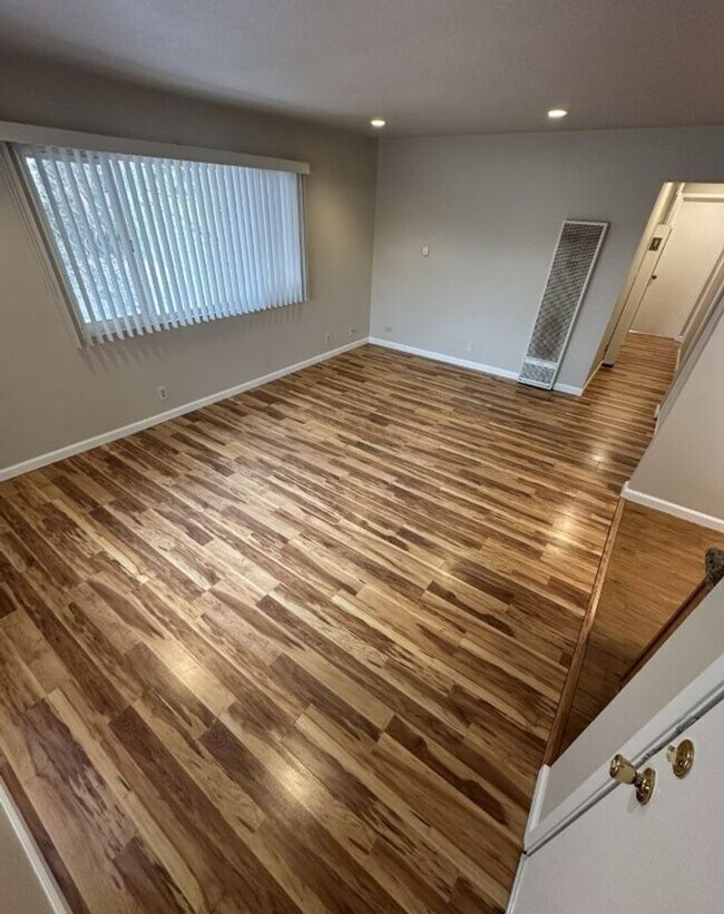Foto del edificio - 3455 Redwood Ct
