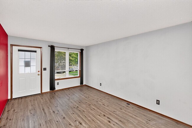 Foto del edificio - GREAT NEIGHBORHOOD!! 3 Bedroom, 1 Bath Home in Ankeny
