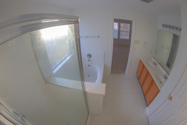 Foto del edificio - 6738 Carly Park Way