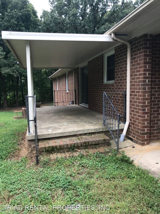 Building Photo - 3 br, 2 bath House - 2913 HOLLY SPRING RD