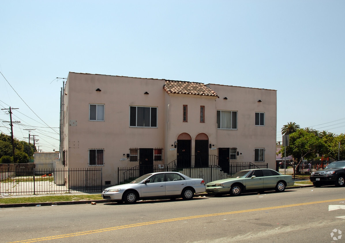 Primary Photo - 300-306 E 92nd St