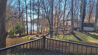 Building Photo - 10601 Harbor Dr