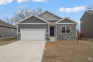 Building Photo - 124 Dakota Cir