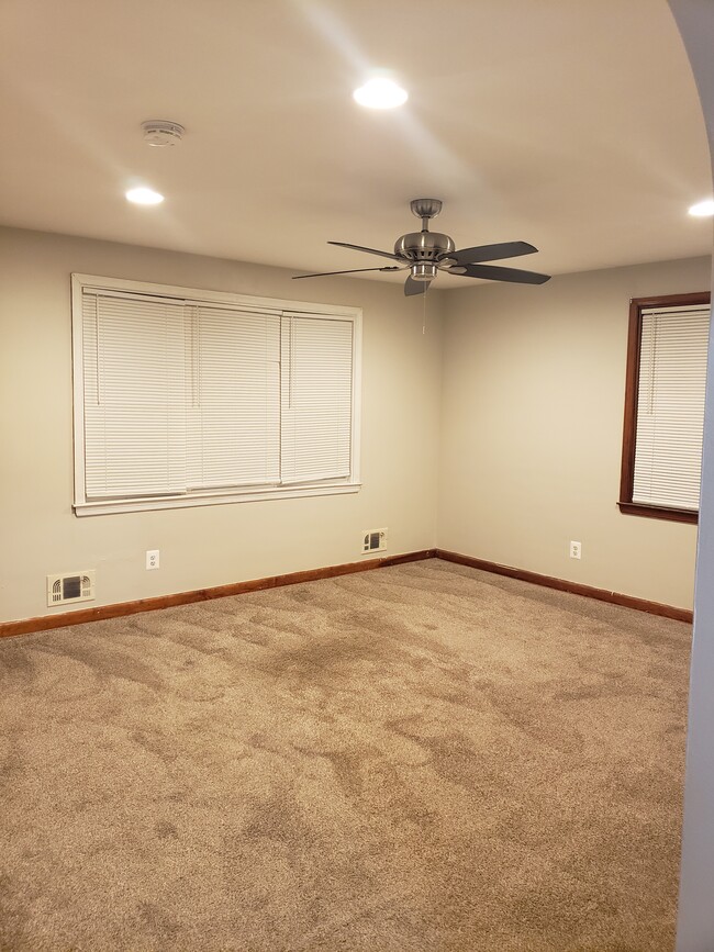 Living room - 6405 Alta Ave