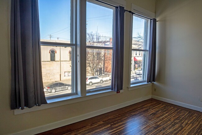 Foto del edificio - 204 N Walnut St