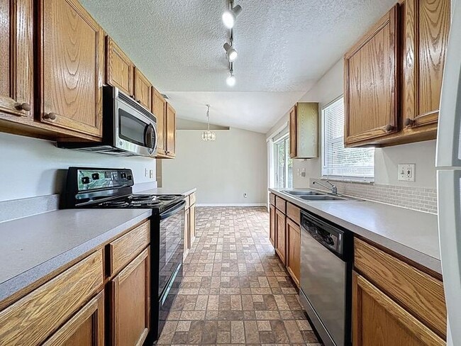 Building Photo - Single Family Home in BVL, Kissimmee