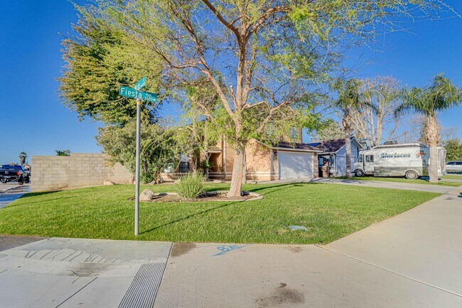 Foto del edificio - Gorgeous 2 Story Home Fully Upgraded – Move-In Ready!- 4 bedroom 3 bath