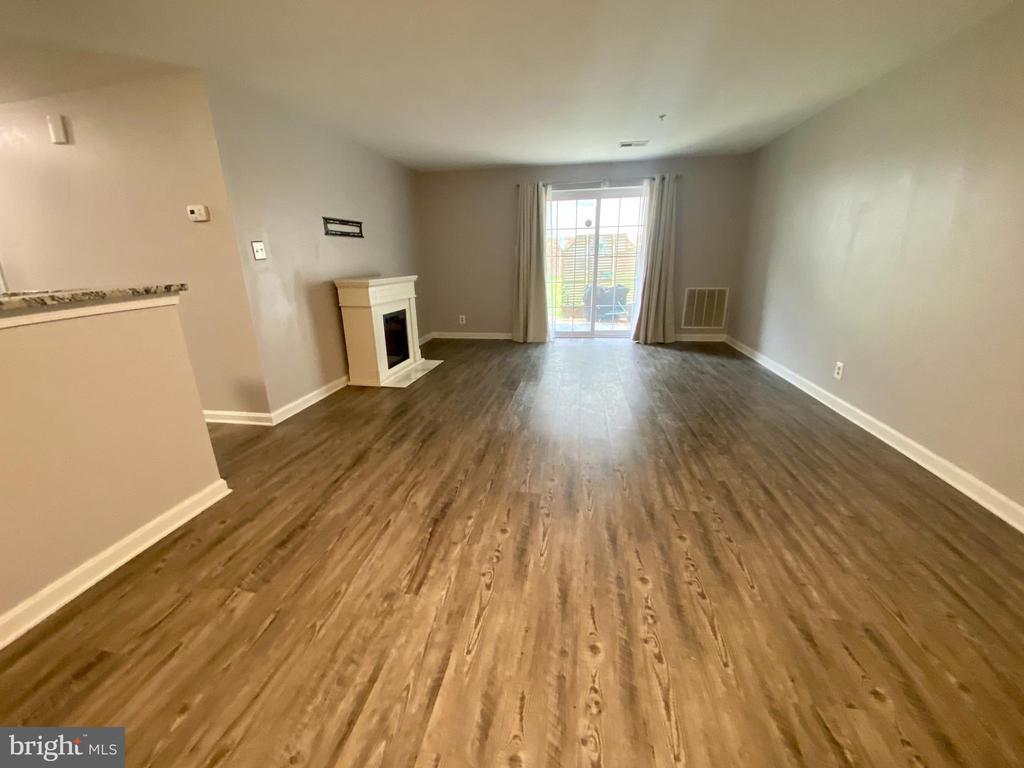 202 Dover Pl Unit 16, Stafford, VA 22556 Room for Rent in Stafford