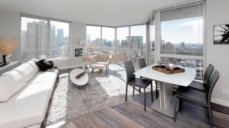 Photo - 885 N State St (Chicago, IL)